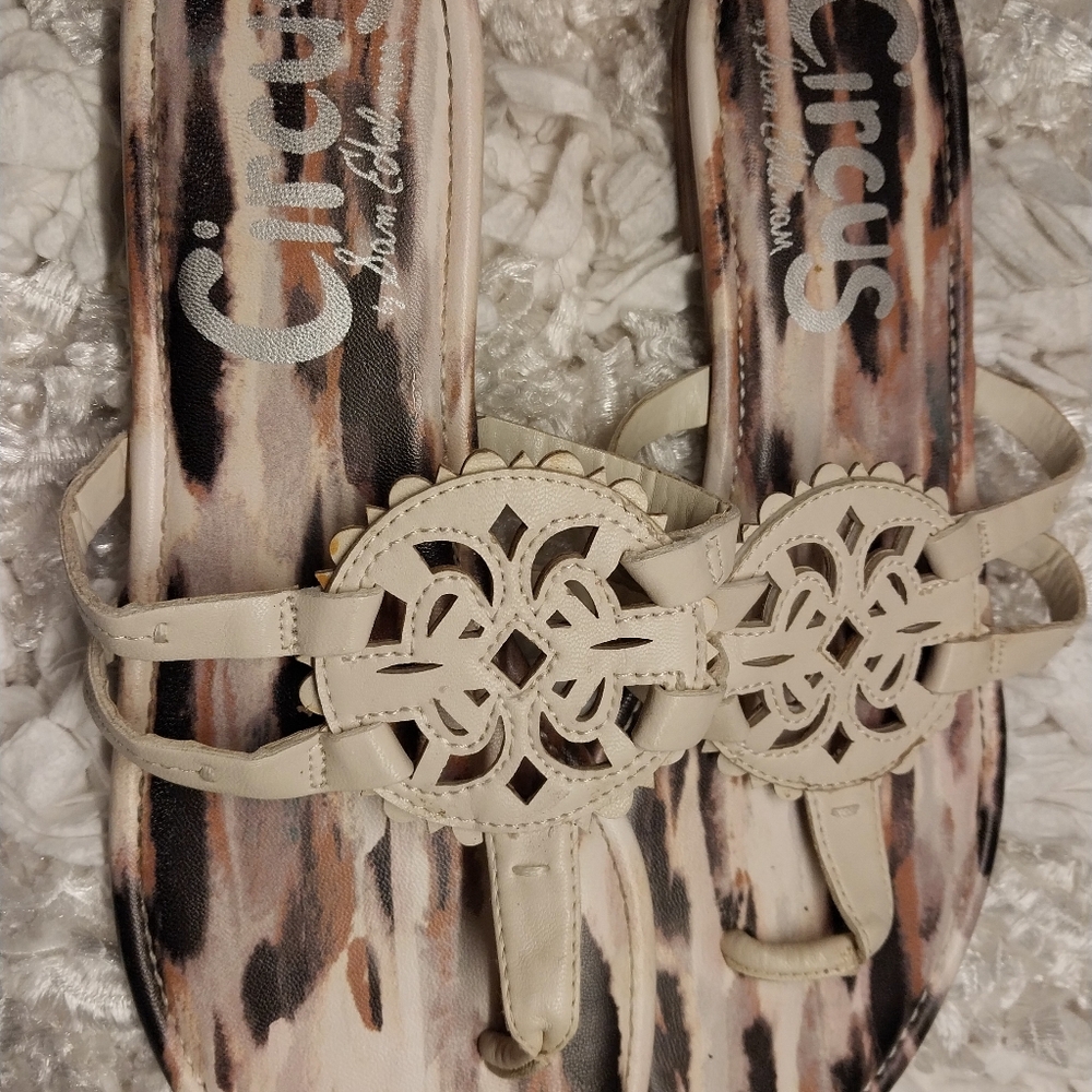 Circus by Sam Edelman Cream Sandals - Picture 2 of 3